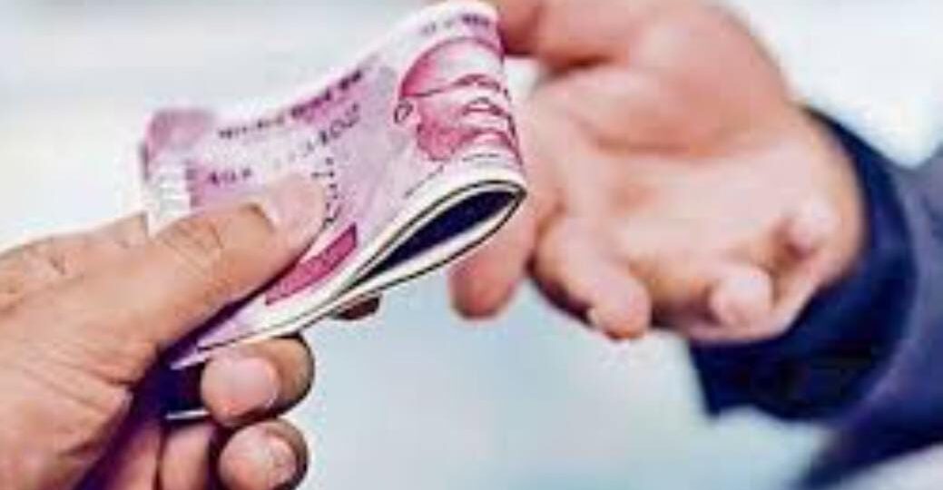 कार्रवाई: विजलेंस की कार्रवाई, विजलेंस ने पकड़ा रिश्वत लेते AE…