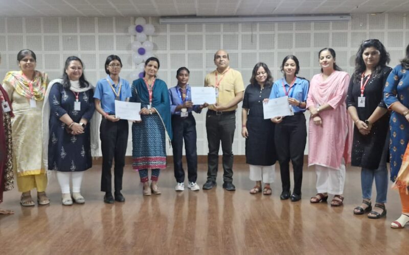 हिंदी कहानी लेखन में प्रिया प्रथम, रोजी द्वितीय और आकांक्षा तृतीय स्थान पर रहीं…