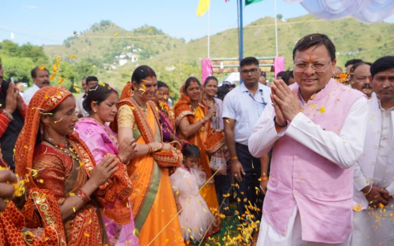 मुख्यमंत्री धामी ने तामली, (तल्लादेश) चंपावत में दशहरा महोत्सव में प्रतिभाग किया…