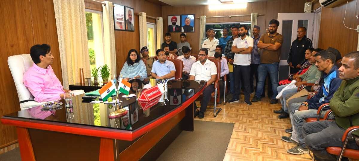 आयुक्त दीपक रावत ने मौके पर किया जन शिकायतों का समाधान, भूमि विवाद पर कही ये बात…