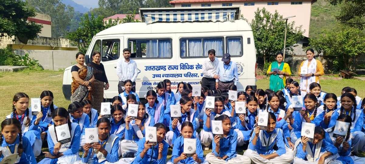 विभिन्न स्थानों पर आयोजित कार्यक्रम के तहत आम जनमानस को किया गया जागरूक