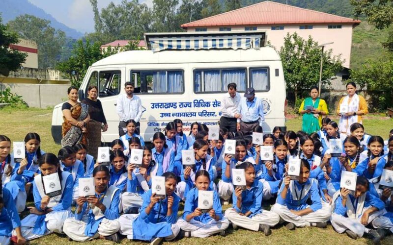 विभिन्न स्थानों पर आयोजित कार्यक्रम के तहत आम जनमानस को किया गया जागरूक