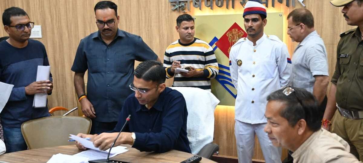 भूमि खुर्दबुर्द की शिकायतों पर त्वरित करें एसडीएमः डीएम देहरादून…