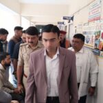 डीएम ने मौके पर ही दी एनेस्थीसिया ट्राली क्रय करने की स्वीकृति, कहा तुरंत दिए जायेंगे फंड…