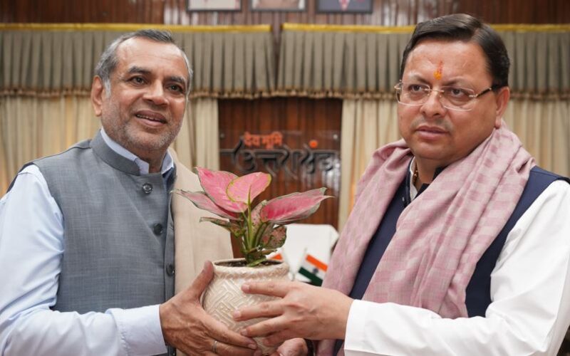 मुख्यमंत्री धामी से सुप्रसिद्ध फ़िल्म अभिनेता परेश रावल ने भेंट की…
