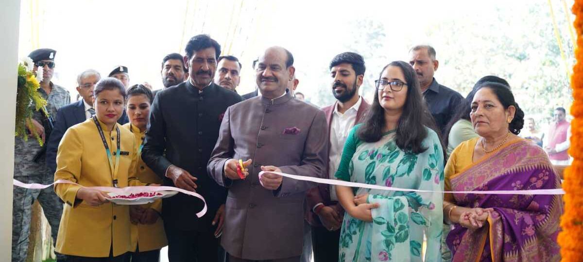 लोक सभा अध्यक्ष ओम बिरला ने देहरादून स्थित एक निजी स्कूल के वार्षिकोत्सव में की शिरकत