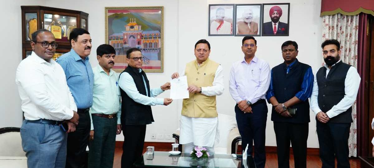 आईएएस एसोसिएशन के पदाधिकारियों ने मुख्यमंत्री धामी से भेंट की…