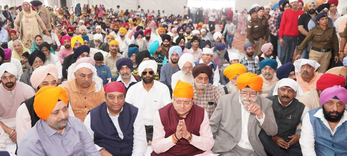 मुख्यमंत्री धामी ने गुरु नानक जयंती के अवसर पर रेसकोर्स, देहरादून स्थित गुरुद्वारे में मत्था टेका…