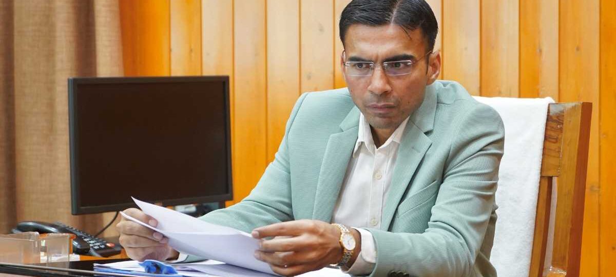 डीएम का सख्त एक्शन, कंपनियों को हटाया, 47 वार्डो में कूड़ा उठान के लिए निविदा आमंत्रित…