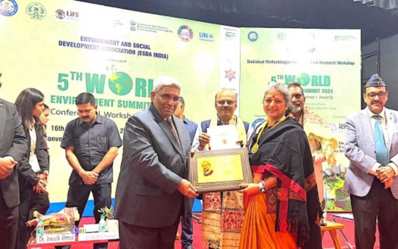 प्रो डॉ. मधु थपलियाल को नई दिल्ली में मिला महिला सशक्तिकरण सम्मान…