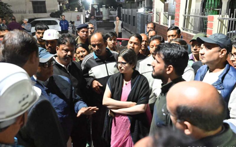 जिलाधिकारी ने यहां किया पैदल भ्रमण, लोगों की समस्या सुनी, अधिकारियों को दिए ये निर्देश…