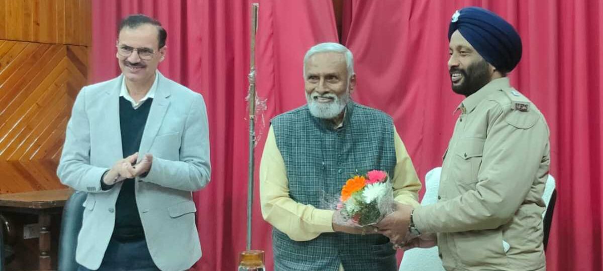 सदस्य राष्ट्रीय अल्पसंख्यक आयोग धन्यकुमार गुंडे ने की योजनाओं की प्रगति समीक्षा…