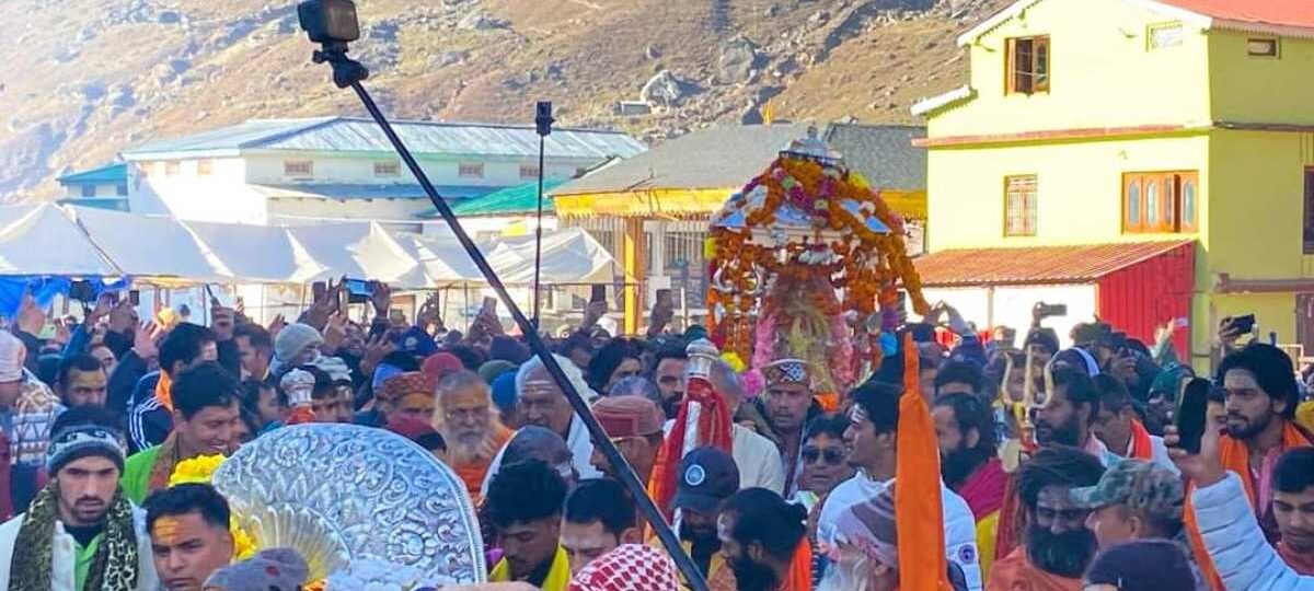 ओंकारेश्वर मंदिर उखीमठ पहुंची बाबा केदारनाथ की पंचमुखी डोली, शीतकाल में भी हो सकेंगे दर्शन