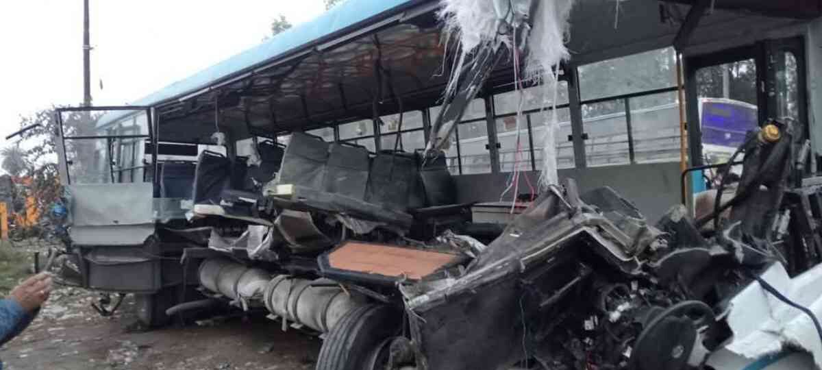 हल्द्वानी : रोडवेज बस की जोरदार टक्कर में चालक की हुई मौत,कई यात्री हुए घायल…