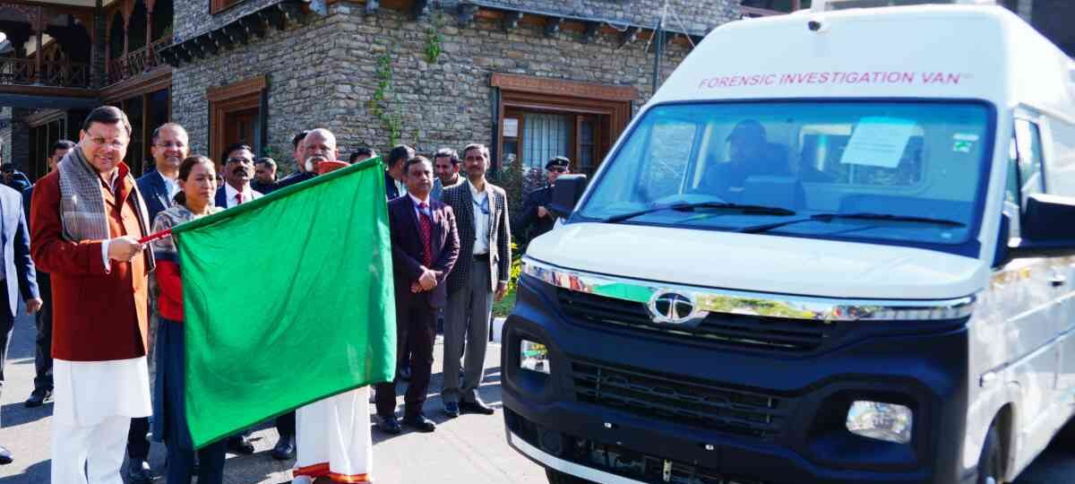 मुख्यमंत्री ने किया 06 फॉरेंसिक वाहनों का फ्लैग ऑफ…