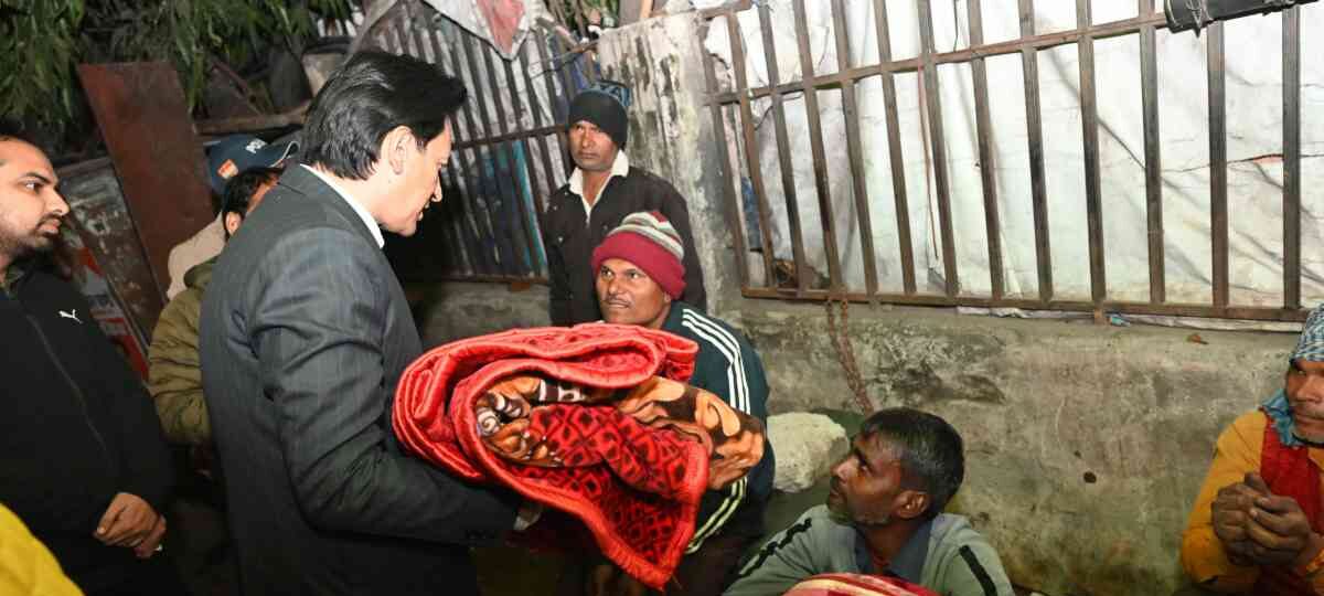 आयुक्त ने रैनबसेरों में बाटें कंबल, निरीक्षण के दौरान सभी व्यवस्थायें सुव्यवस्थित पाई गई…