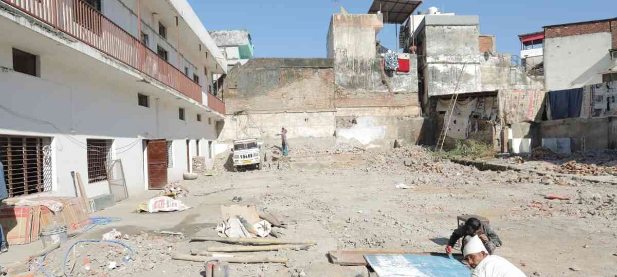 आधुनिक इनेसेटिव केयर शेल्टर का निर्माण कार्य युद्ध पर जारी…