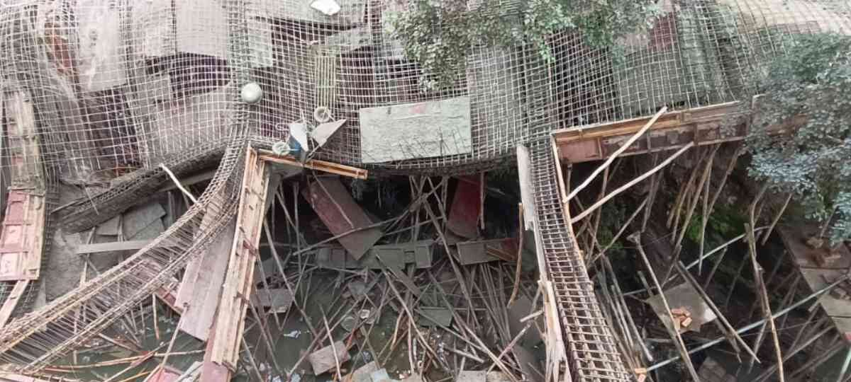 पुनाड़ गदेरे पर निर्माणाधीन पार्किंग गिरी, दो मजदूर घायल…
