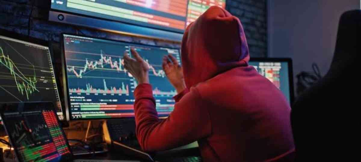 शेयर मार्केट से कमाई के झांसे में आकर युवती ने गंवाएं 57 लाख रुपये…