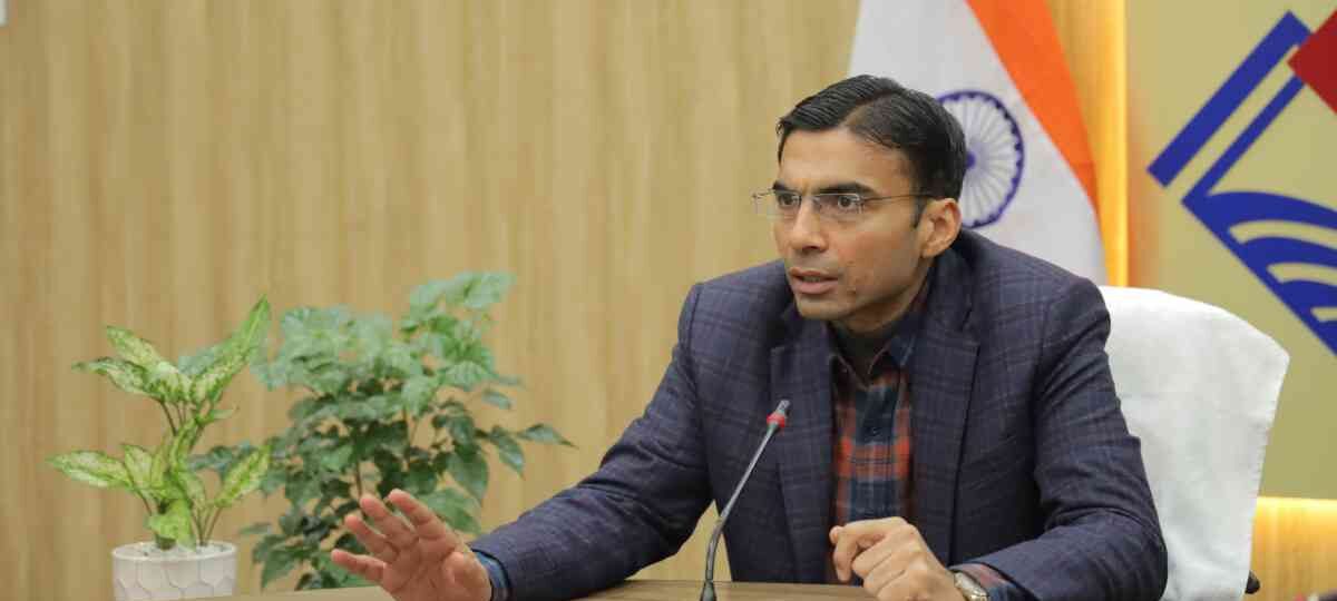 कोर्ट में समय देकर भू कानून सम्बन्धी वादों का करें निपटाराः डीएम