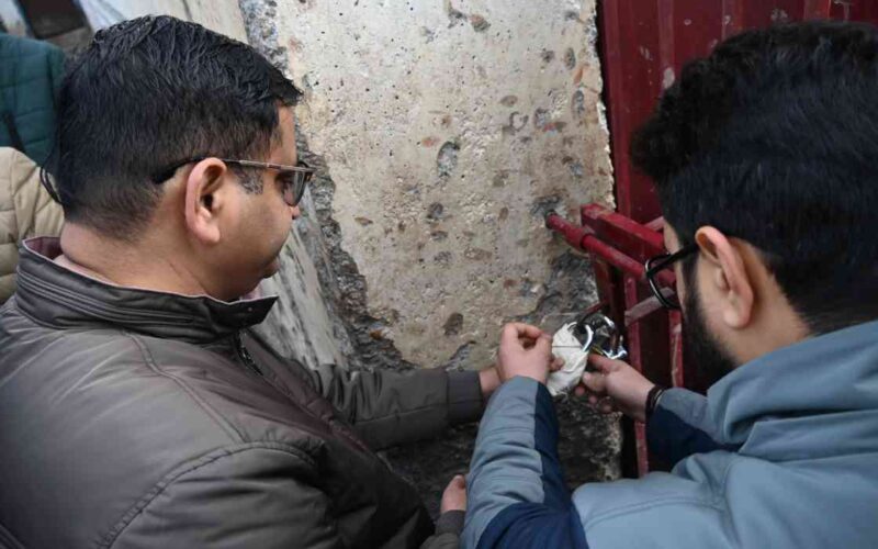 देहरादून: जिला प्रशासन की बड़ी कार्यवाही, नियम विरूद्ध संचालित गैस गोदाम किया सील…
