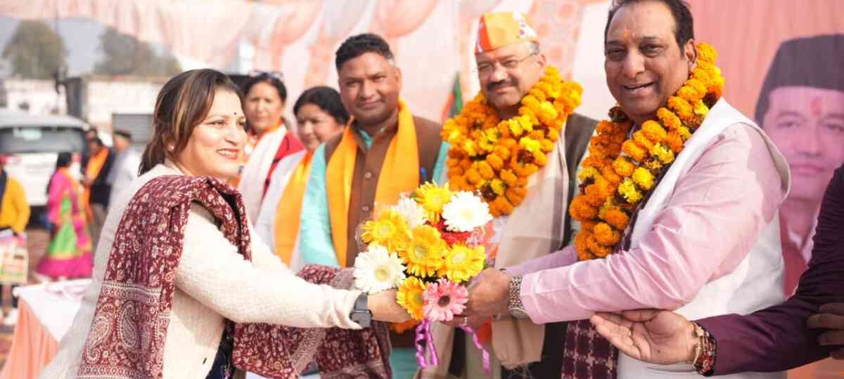 धर्मपुर विधानसभा के विधायक विनोद चमोली जी के नेतृत्व में रोड-शो एवं जनसभाएं की गई…