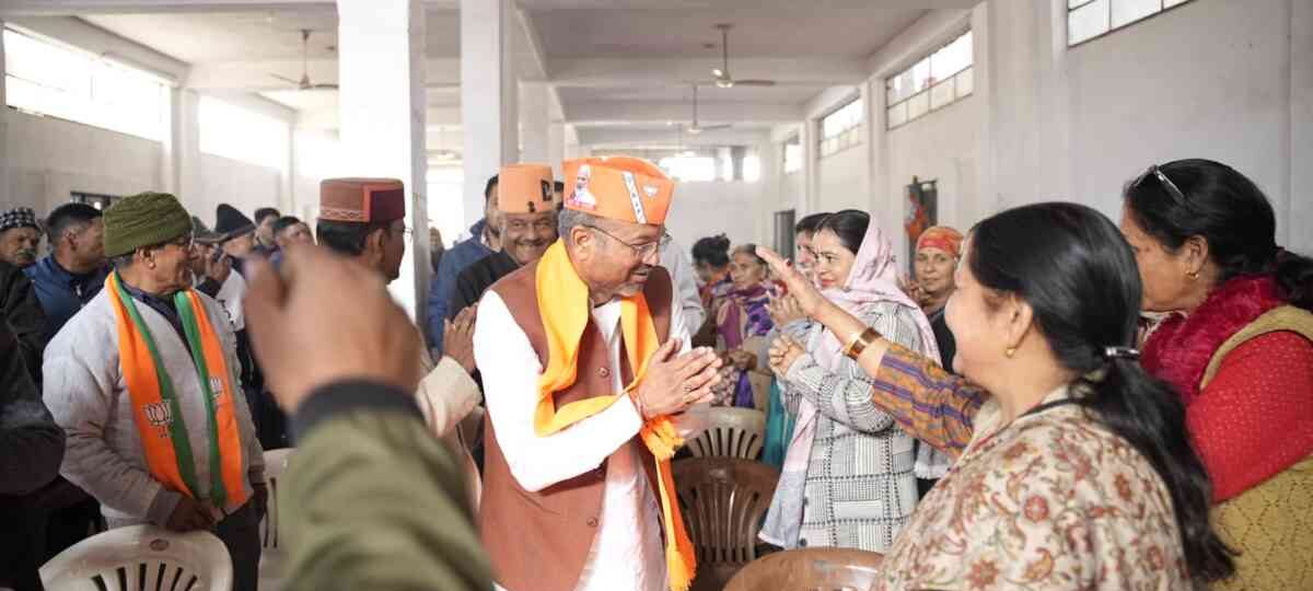 भाजपा महापौर प्रत्याशी सौरभ थपलियाल ने बालावाला सैनिक कॉलोनी में जनसभा की…