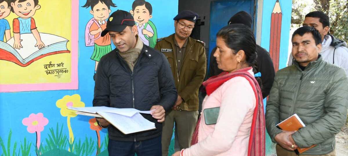 जिलाधिकारी आशीष भटगांई ने प्राथमिक विद्यालय उद्यमस्थल का औचक निरीक्षण किया…