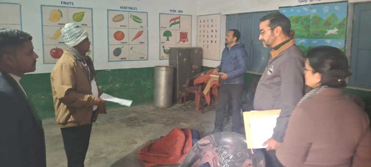 मुख्य विकास अधिकारी आरसी तिवारी ने किया विभिन्न पोलिंग बूथों का निरीक्षण…