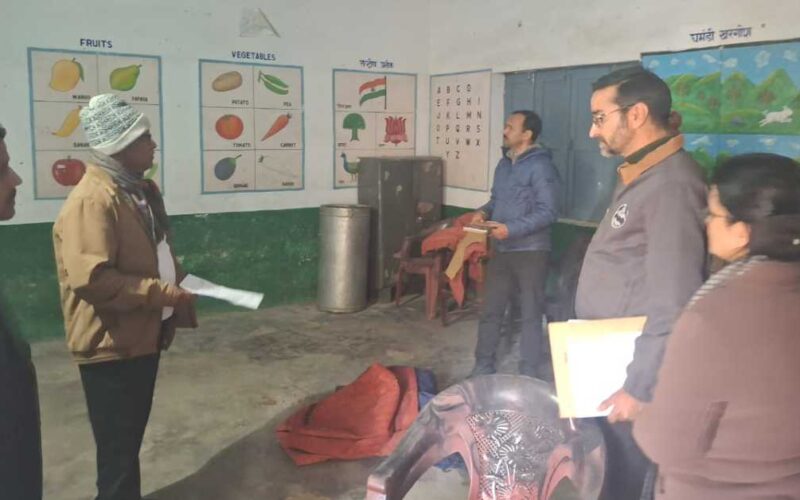 मुख्य विकास अधिकारी आरसी तिवारी ने किया विभिन्न पोलिंग बूथों का निरीक्षण…