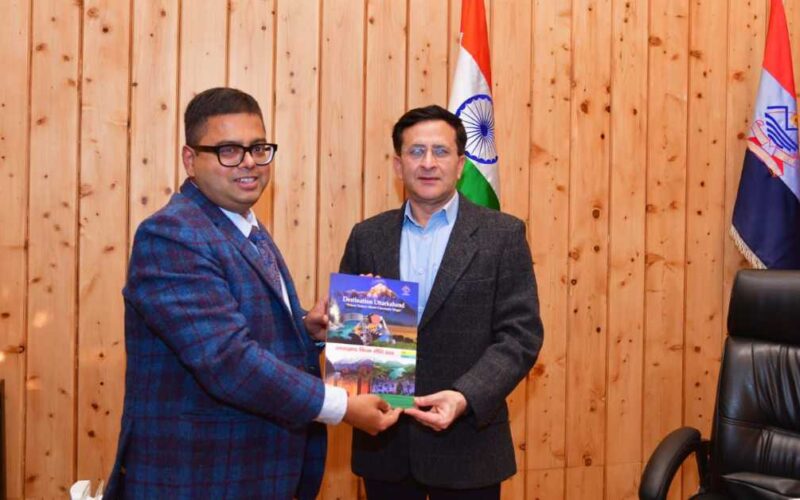 उत्तराखण्ड फिल्म विकास परिषद के संयुक्त मुख्य कार्यकारी अधिकारी डॉ. नितिन उपाध्याय ने पुलिस महानिदेशक दीपम सेठ से भेंट की