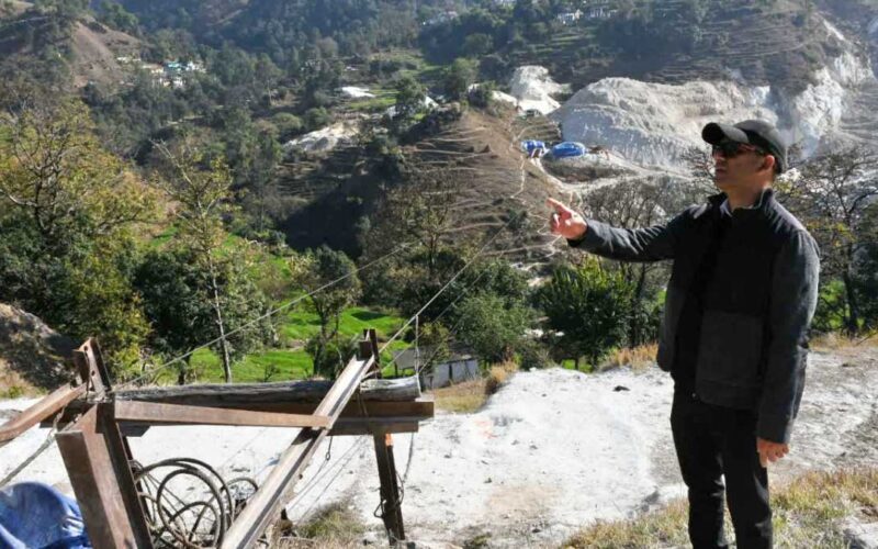 जिलाधिकारी आशीष भटगांई ने डूंगा पाटली, नायल खनन क्षेत्रों का दौरा किया…