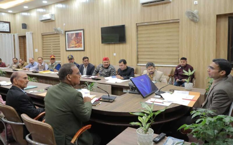 सरकार प्रशासन को है  सैनिकों के बलिदान का गहरा एहसासः डीएम