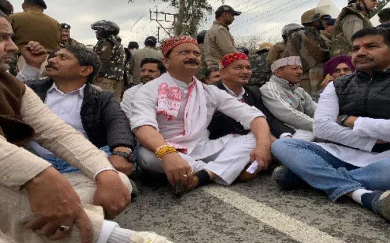 यूसीसी तथा भाजपा की जनविरोधी नीतियों के खिलाफ कांग्रेस ने किया विधानसभा पर प्रदर्शन