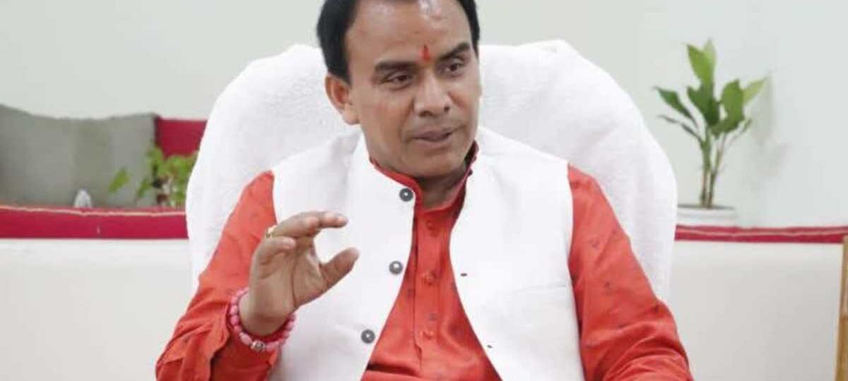 स्वास्थ्य विभाग में चतुर्थ श्रेणी के 1300 पदों पर होगी भर्ती: डॉ धन सिंह रावत