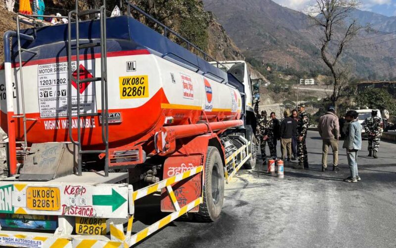 अग्निशमन धारचुला और एसएसबी की संयुक्त टीम ने पाया टैंकर पर लगी आग पर काबू…