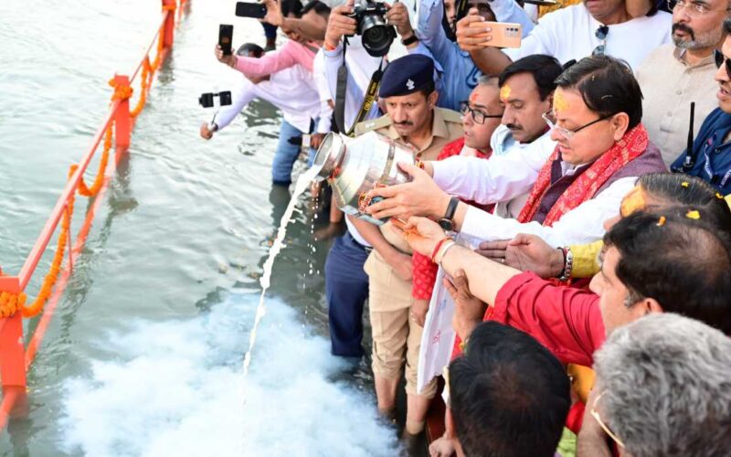 मुख्यमंत्री ने लक्ष्मीनारायण घाट रुड़की में किया मां गंगा आरती का शुभारंभ…