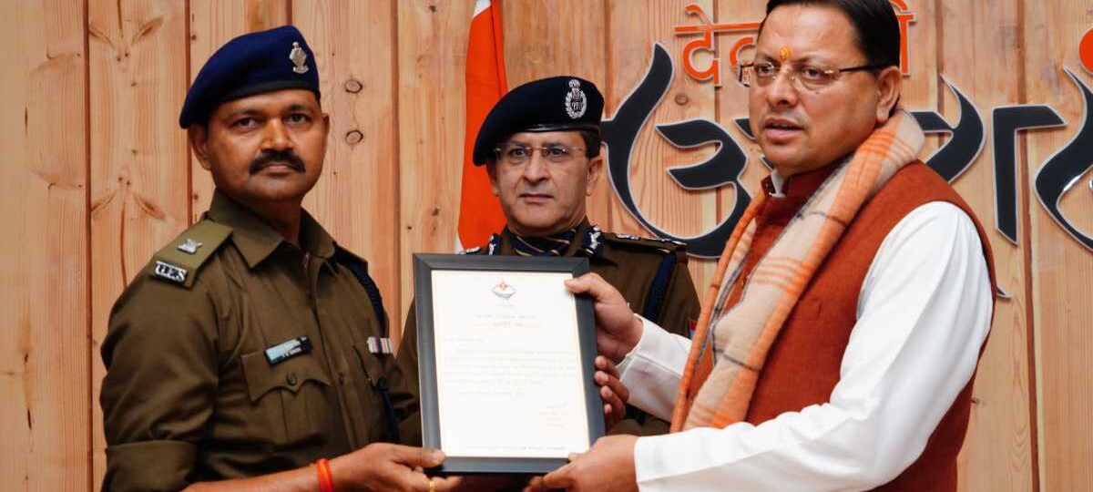 प्रयागराज महाकुंभ ड्यूटी से लौटने के बाद एसडीआरएफ के जवानों का मुख्यमंत्री ने किया अभिनंदन