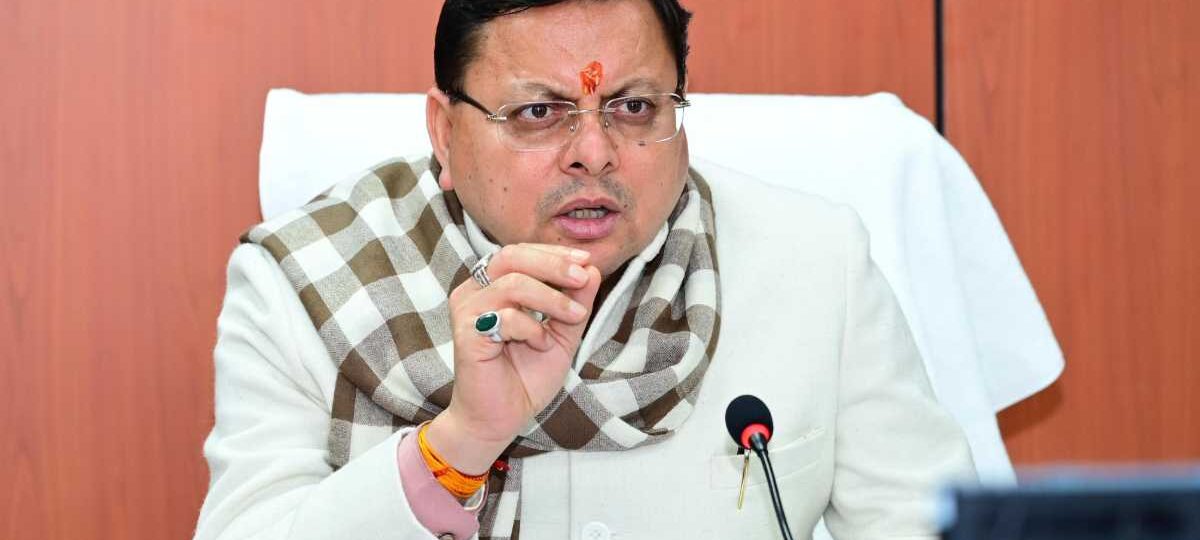 मुख्यमंत्री ने पुनः माणा हिमस्खलन की घटना का देर रात राज्य आपदा परिचालन केन्द्र पहुंचकर राहत एवं बचाव कार्यों की समीक्षा की