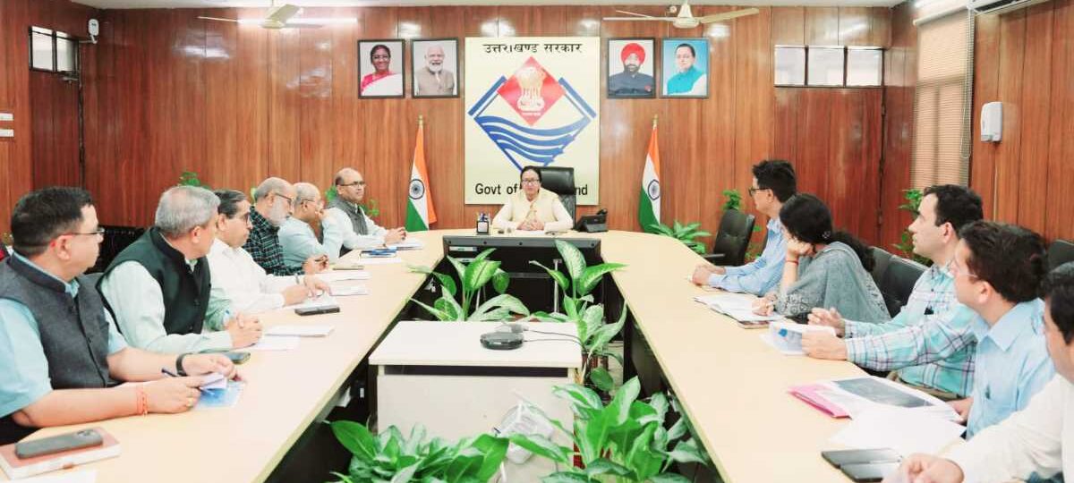 मुख्य सचिव श्रीमती राधा रतूड़ी ने व्यय वित्त समिति (ईएफसी) की बैठक में विभिन्न प्रस्तावों पर अनुमोदन दिया