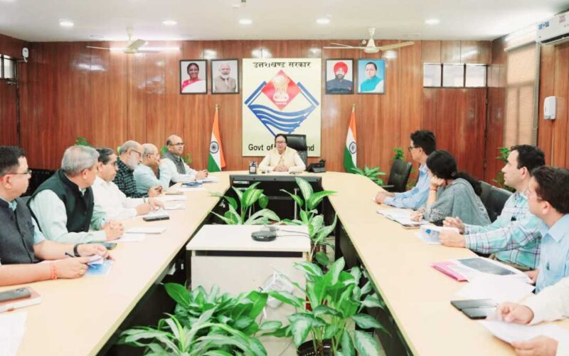 मुख्य सचिव श्रीमती राधा रतूड़ी ने व्यय वित्त समिति (ईएफसी) की बैठक में विभिन्न प्रस्तावों पर अनुमोदन दिया