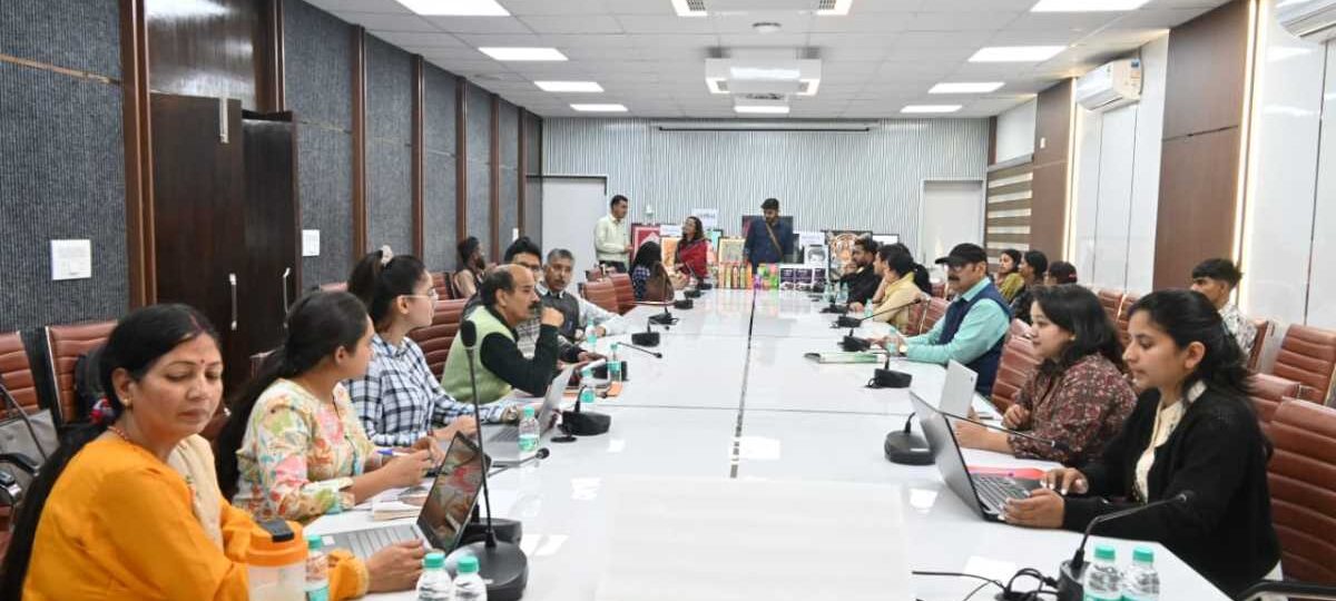 प्रधानमंत्री विश्वकर्मा योजना के प्रभावी क्रियान्वयन को लेकर समीक्षा बैठक