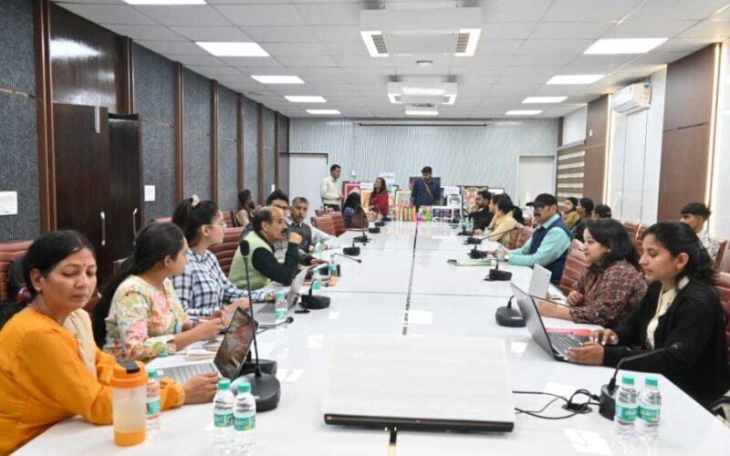 प्रधानमंत्री विश्वकर्मा योजना के प्रभावी क्रियान्वयन को लेकर समीक्षा बैठक