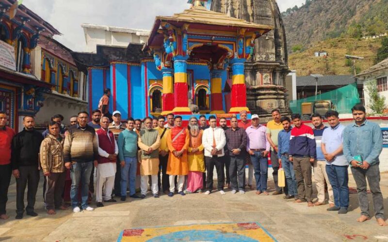 मुख्यमंत्री धामी ने चारधाम यात्रा की तैयारियों के लिए ये निर्देश, आयुक्त ने किया स्थलीय निरीक्षण