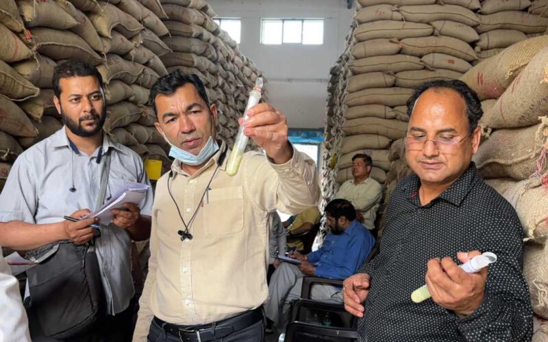 कल की अधूरी कार्यवाही पूर्ण करने को एडीएम व प्रशासनिक अमला फिर गुलरघाटी में