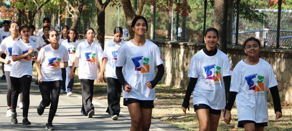 अभिनेता  राहुल बोस ने कासीगा स्कूल, देहरादून में ‘कैंसर जागरूकता रन’ को हरी झंडी  दिखाई