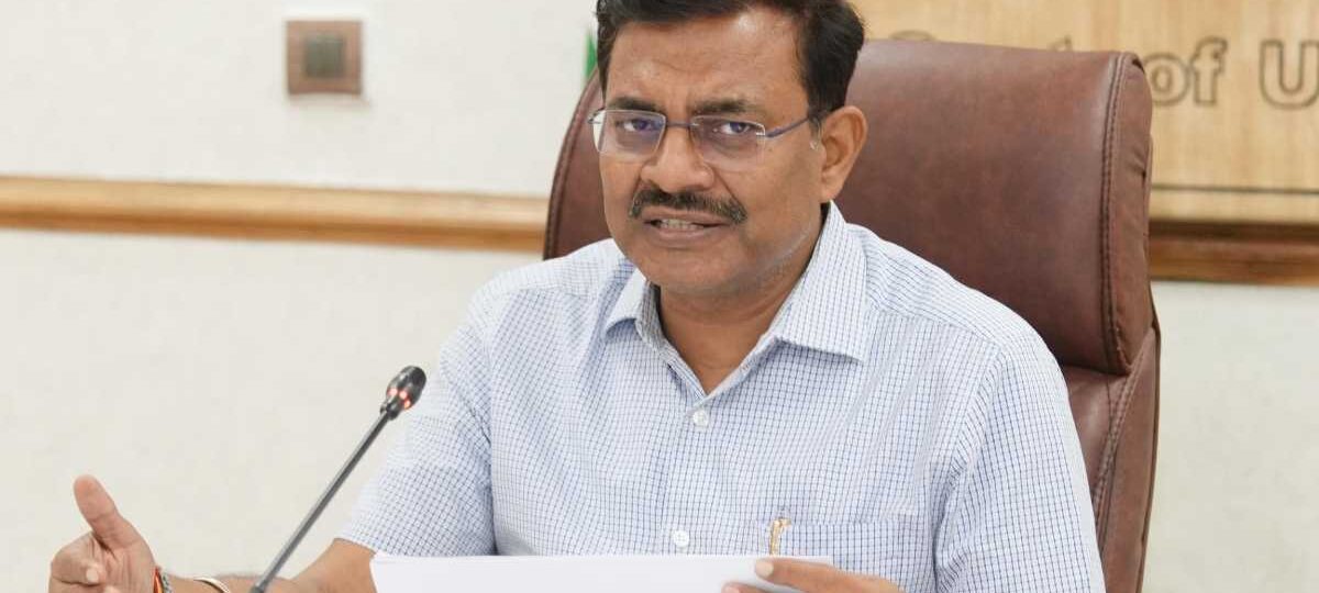 मुख्य सचिव आनन्द बर्द्धन की अध्यक्षता में मुख्यमंत्री घोषणाओं के सम्बन्ध में बैठक हुई