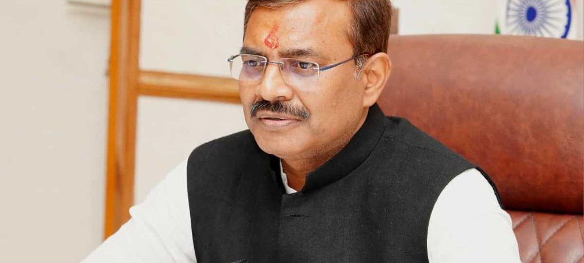 मुख्य सचिव आनन्द बर्द्धन ने विभागों को बजट प्रावधान के अनुरूप राजस्व बढ़ाने के निर्देश दिए