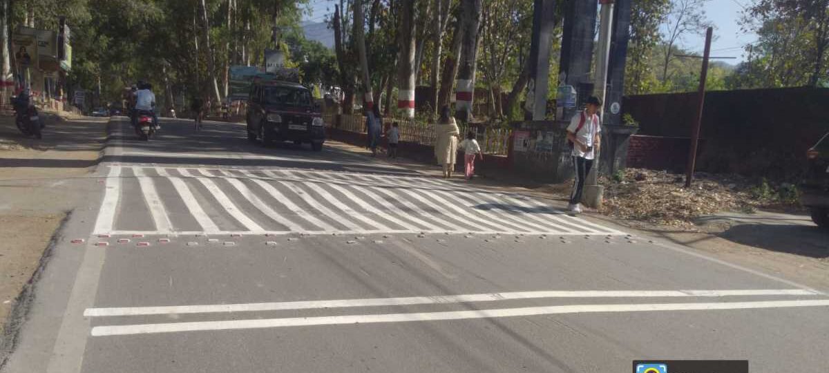 दुर्घटनाओं के प्रमुख कारक ओवर स्पीड पर ब्रेक लगाना जरूरी: डीएम