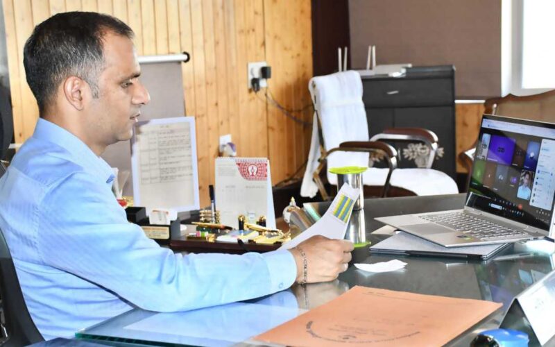 पेंशन आधार सीडिंग व यूसीसी पंजीकरण में तेजी लाएं: डीएम बागेश्वर